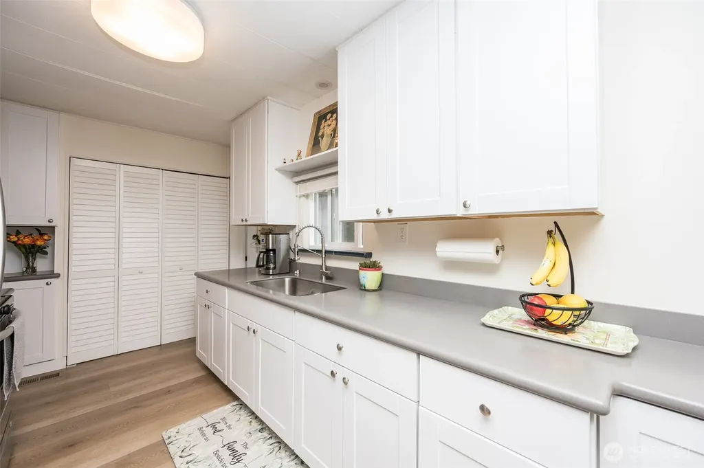 3702 Hunt Street NW Gig Harbor WA 98335