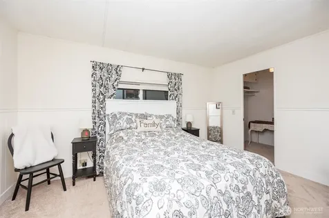 3702 Hunt Street NW Gig Harbor WA 98335