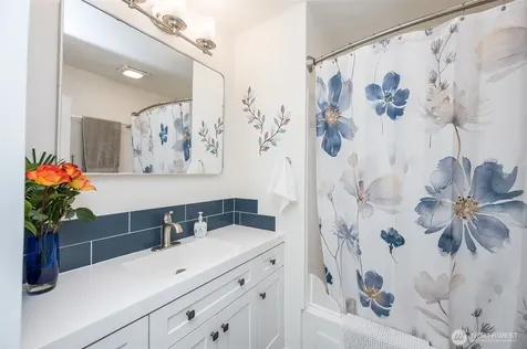 3702 Hunt Street NW Gig Harbor WA 98335
