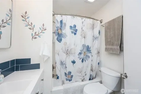 3702 Hunt Street NW Gig Harbor WA 98335