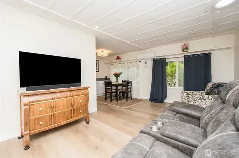 3702 Hunt Street NW Gig Harbor WA 98335