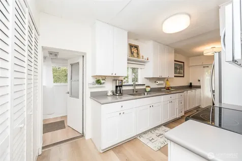 3702 Hunt Street NW Gig Harbor WA 98335
