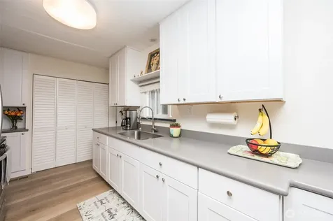 3702 Hunt Street NW Gig Harbor WA 98335