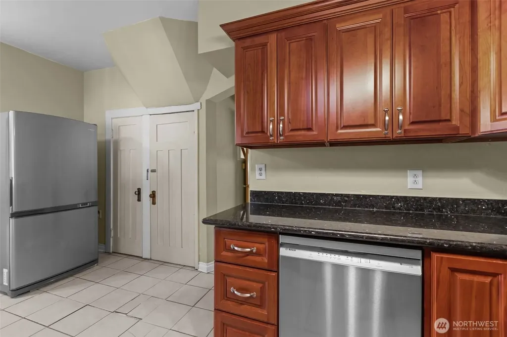 2010 NE 54th Street Seattle WA 98105