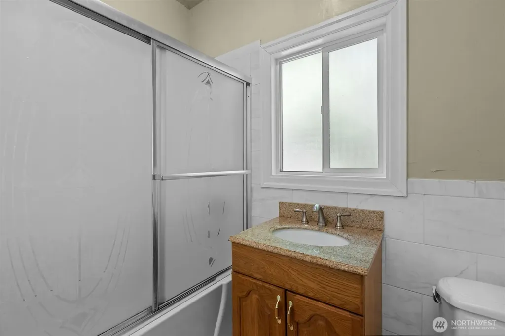 2010 NE 54th Street Seattle WA 98105