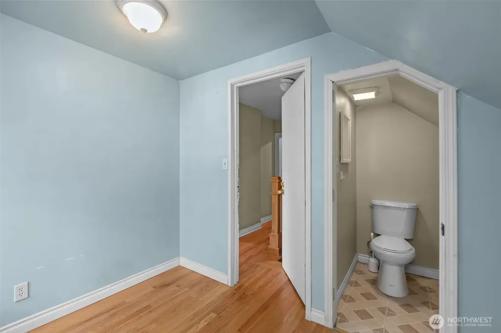 2010 NE 54th Street Seattle WA 98105