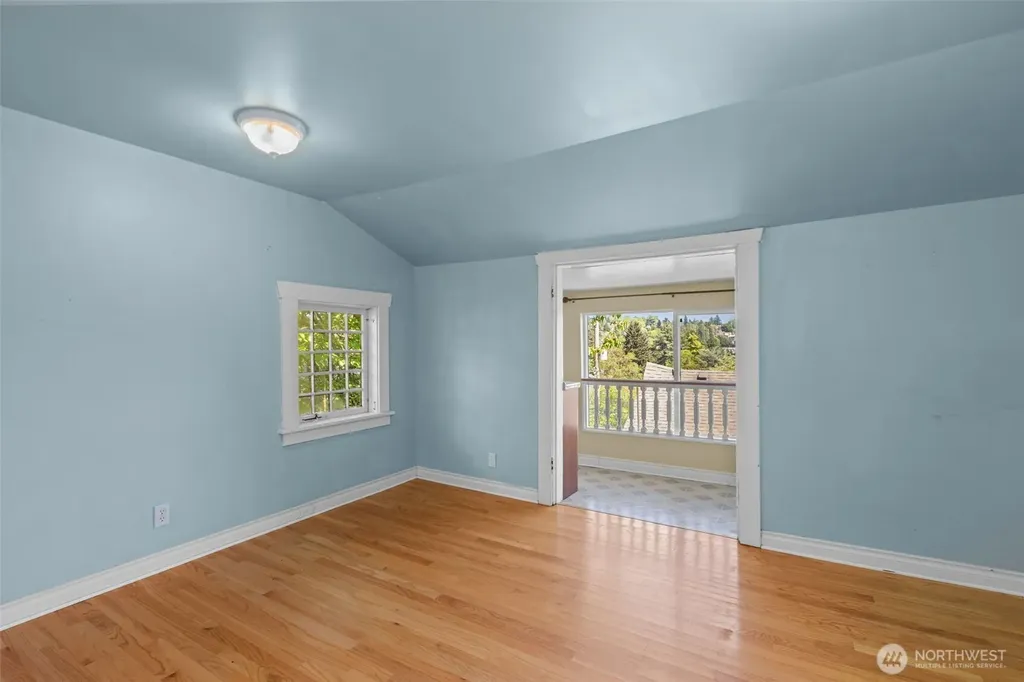 2010 NE 54th Street Seattle WA 98105