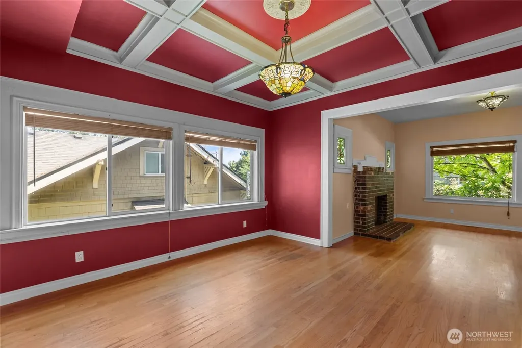 2010 NE 54th Street Seattle WA 98105