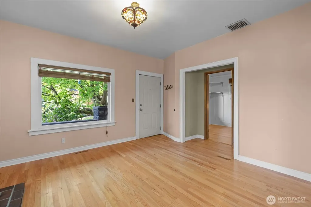 2010 NE 54th Street Seattle WA 98105