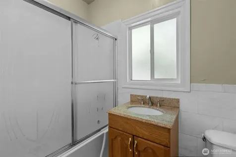 2010 NE 54th Street Seattle WA 98105