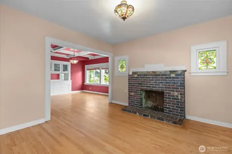 2010 NE 54th Street Seattle WA 98105