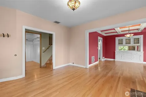 2010 NE 54th Street Seattle WA 98105