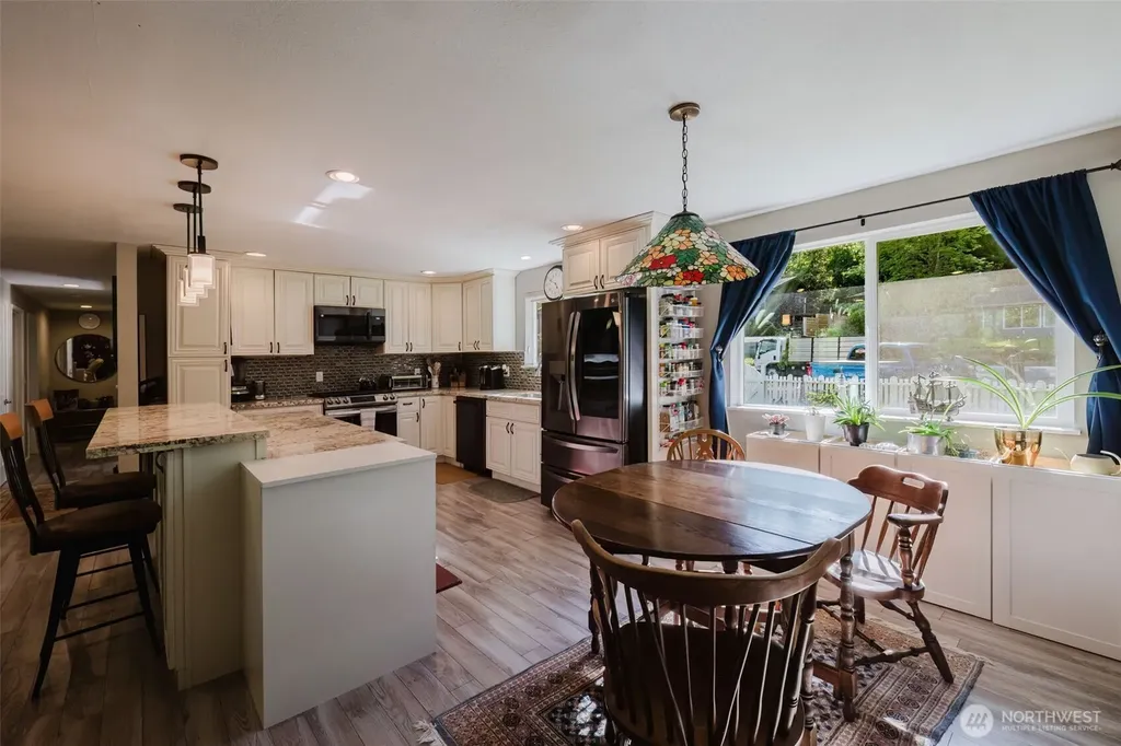 7530 Navajo Trail NE Bremerton WA 98311