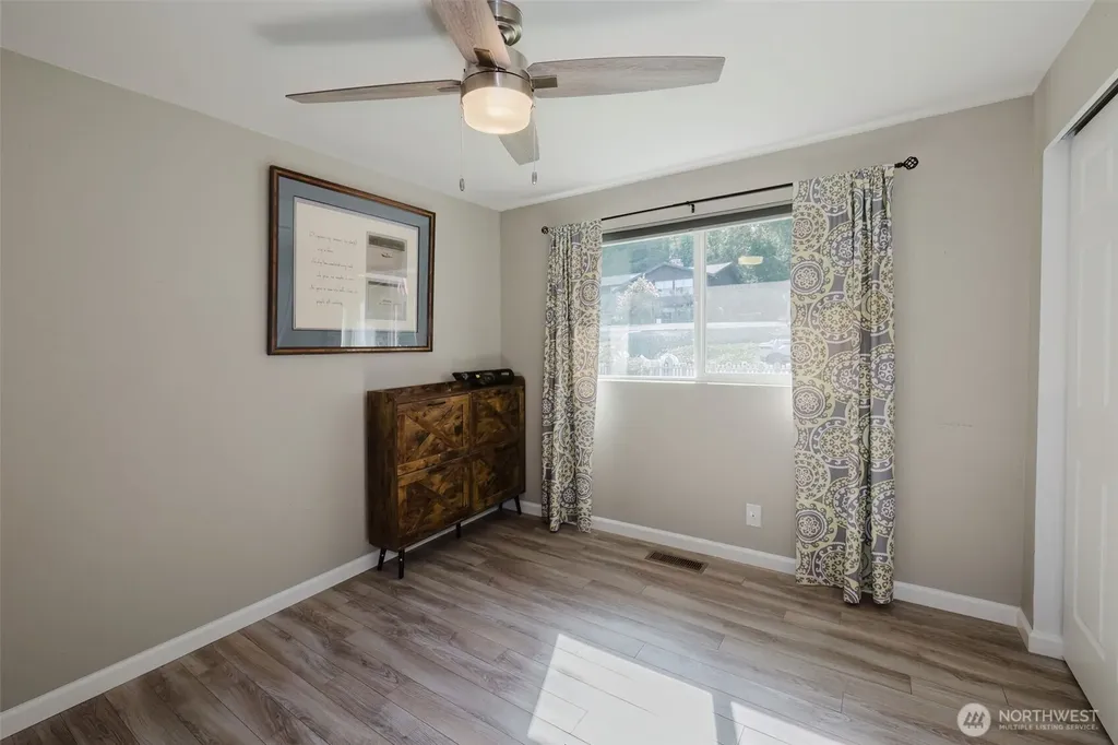 7530 Navajo Trail NE Bremerton WA 98311