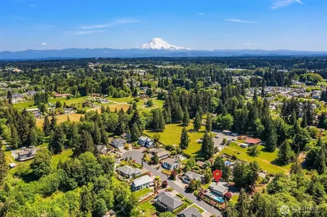 2501 21st Street SW Puyallup WA 98373