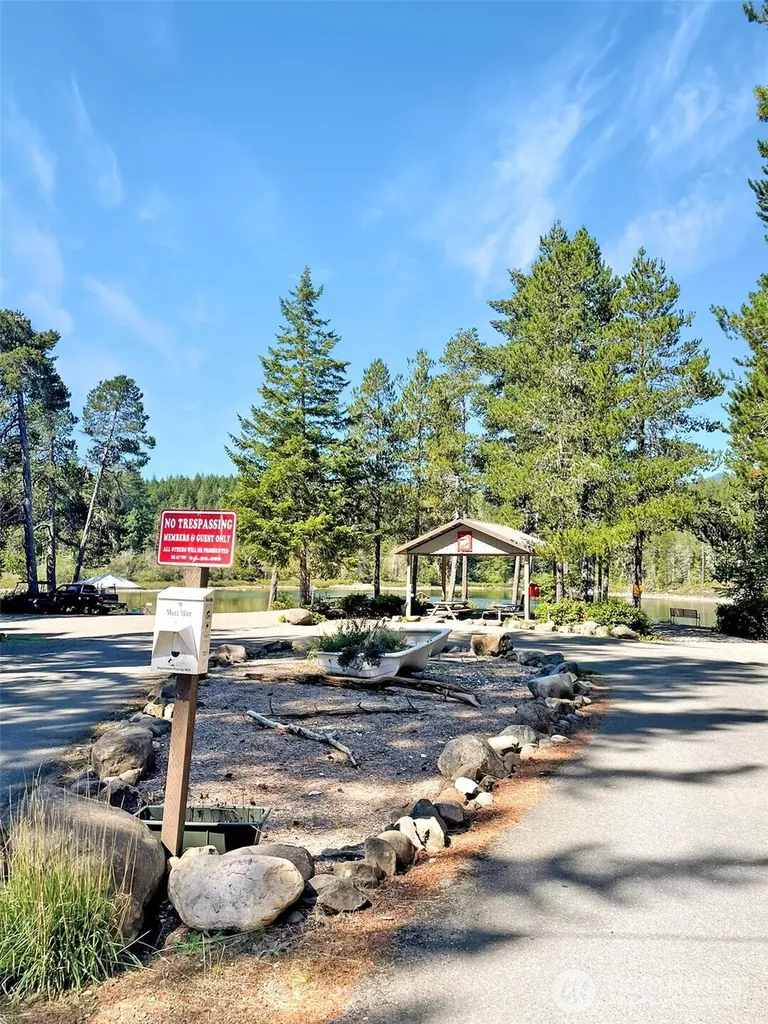 111 N Colony Surf Drive Lilliwaup WA 98555