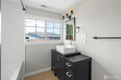 1717 S 18th Street Mount Vernon WA 98274