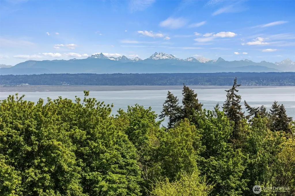 827 Michael Way Camano Island WA 98282