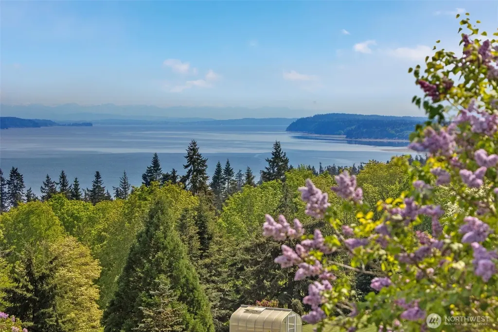 827 Michael Way Camano Island WA 98282