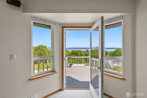 827 Michael Way Camano Island WA 98282