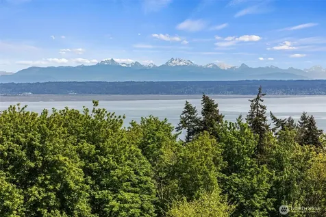 827 Michael Way Camano Island WA 98282