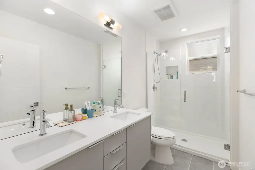 3727 S Dawson Street Seattle WA 98118