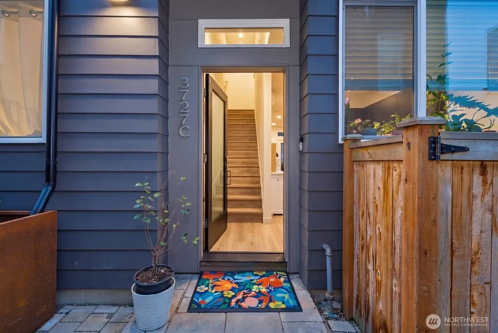 3727 S Dawson Street Seattle WA 98118