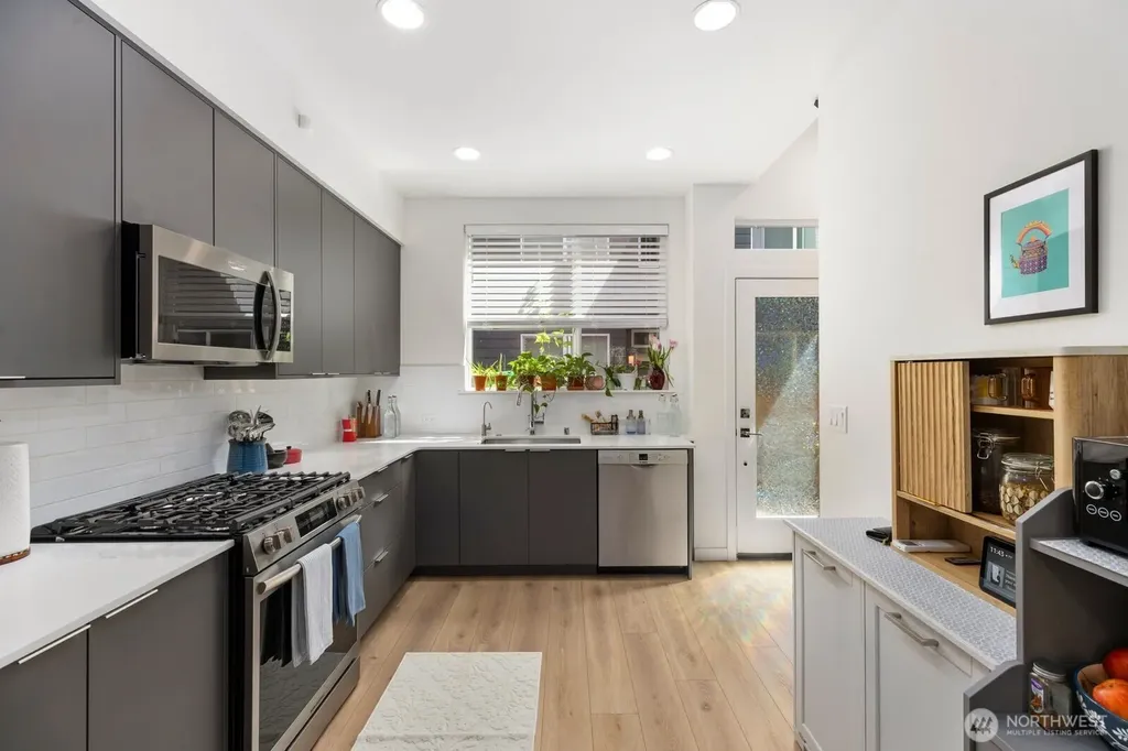 3727 S Dawson Street Seattle WA 98118