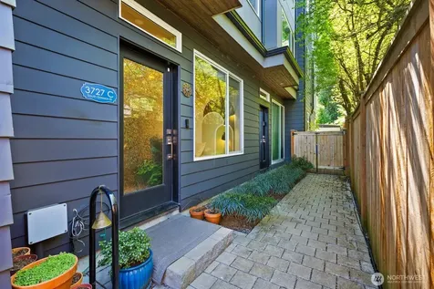 3727 S Dawson Street Seattle WA 98118