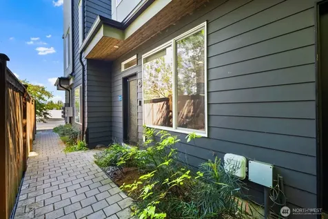 3727 S Dawson Street Seattle WA 98118