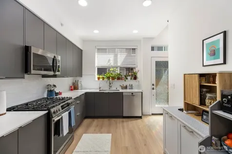 3727 S Dawson Street Seattle WA 98118