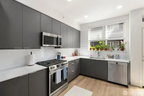 3727 S Dawson Street Seattle WA 98118