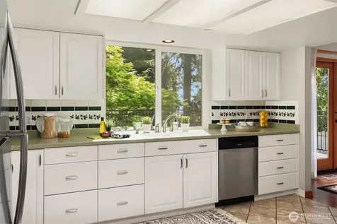 21331 2nd Avenue SE Bothell WA 98021