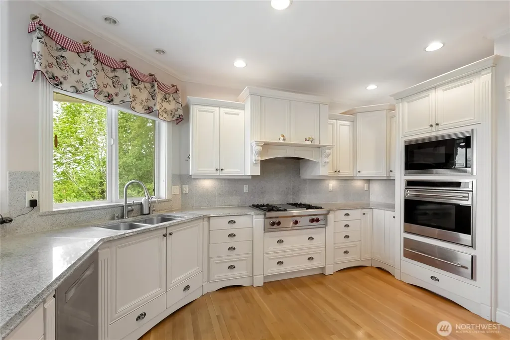 4111 Samish Crest Drive Bellingham WA 98229