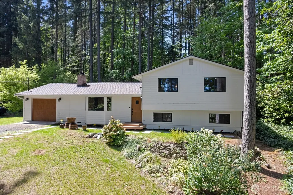 7605 Artondale Drive NW Gig Harbor WA 98335