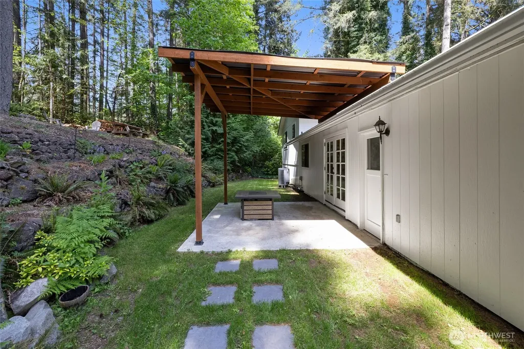 7605 Artondale Drive NW Gig Harbor WA 98335