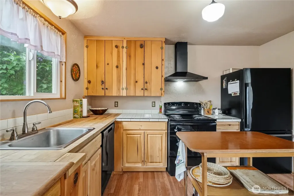 612 W Cherry Street Centralia WA 98531