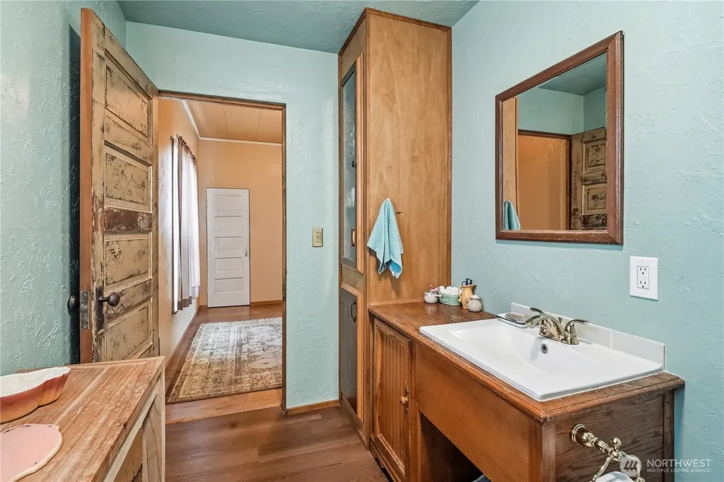 612 W Cherry Street Centralia WA 98531