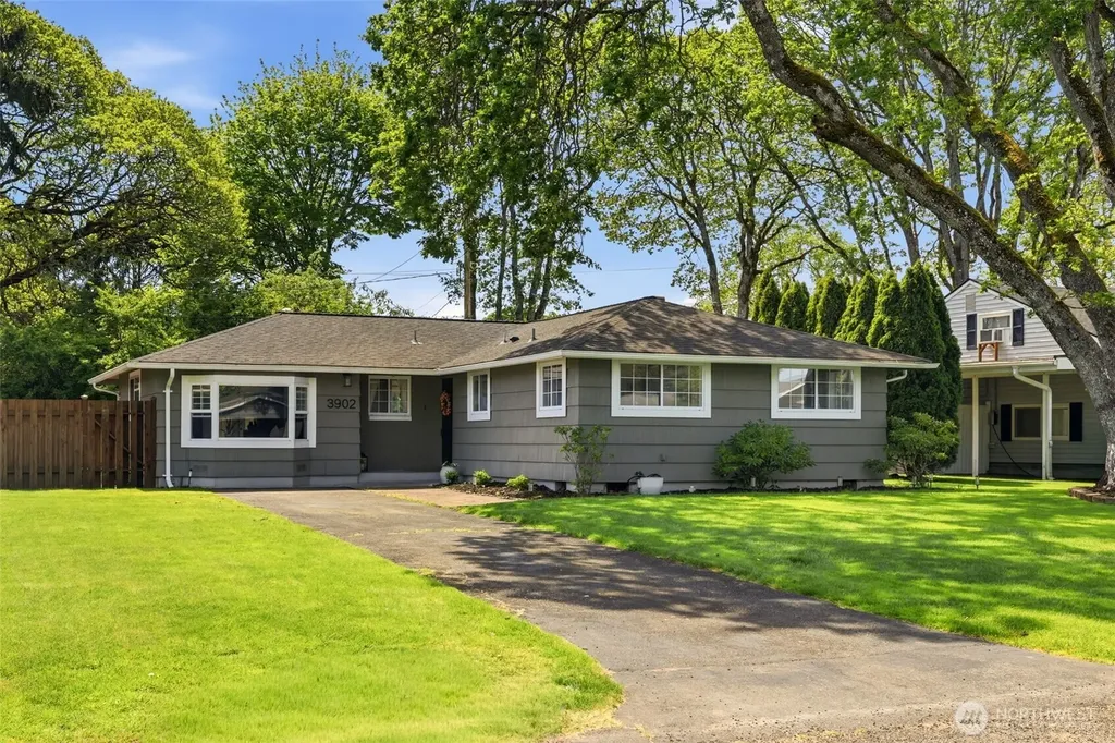 3902 101st Street SW Lakewood WA 98499