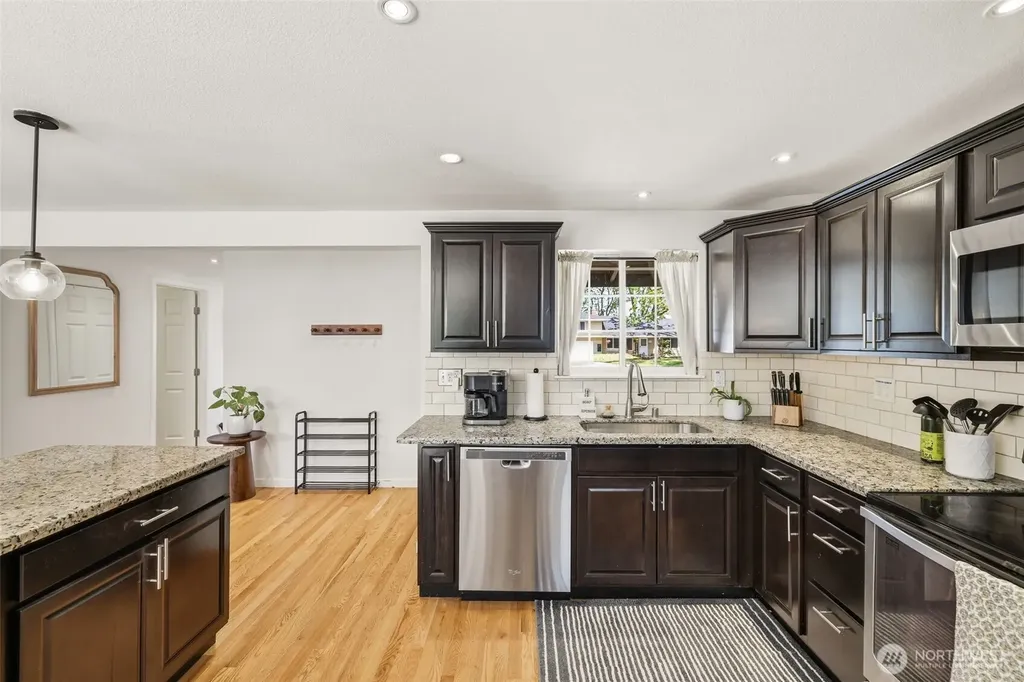 3902 101st Street SW Lakewood WA 98499
