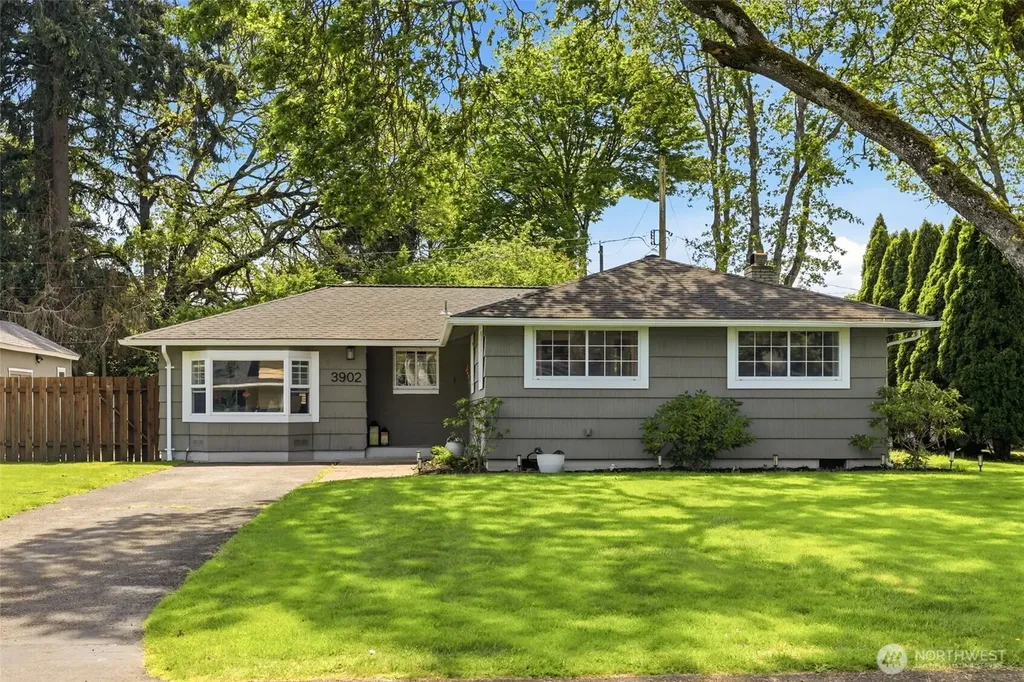 3902 101st Street SW Lakewood WA 98499