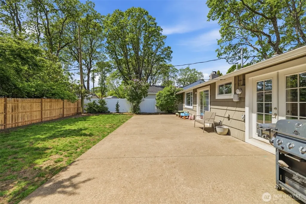 3902 101st Street SW Lakewood WA 98499