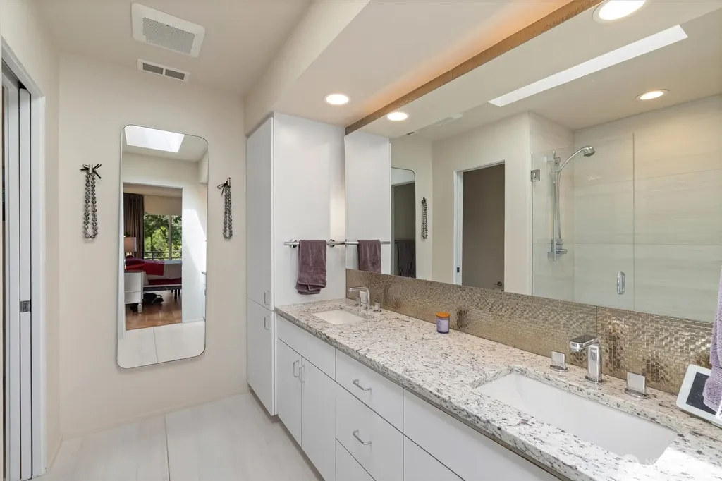 16114 SE Lake Holm Road Auburn WA 98092