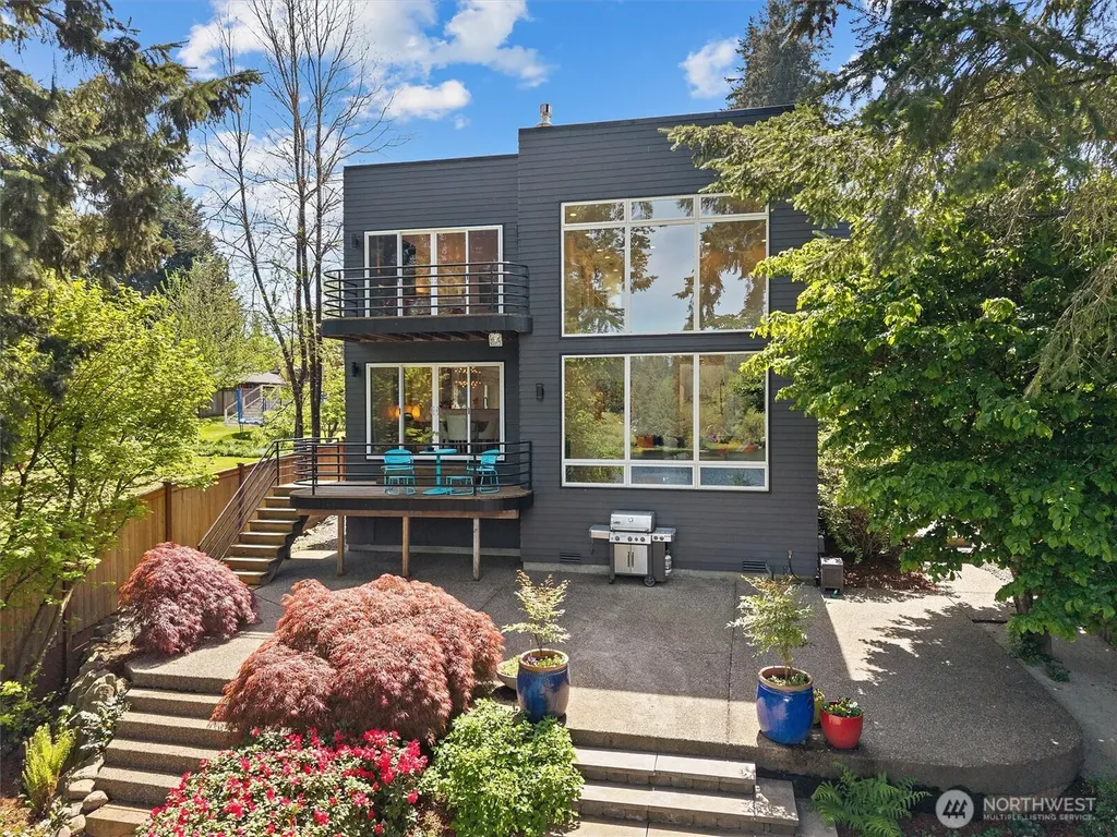 16114 SE Lake Holm Road Auburn WA 98092