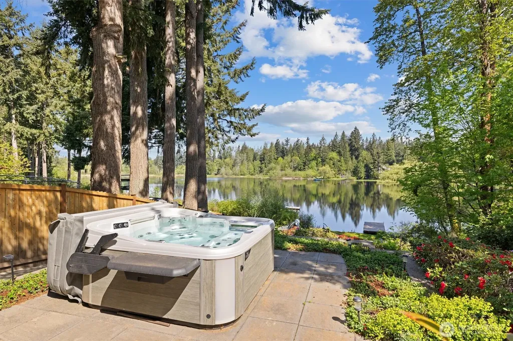 16114 SE Lake Holm Road Auburn WA 98092