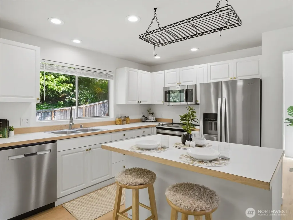 3803 Crystal Ridge Drive SE Puyallup WA 98372
