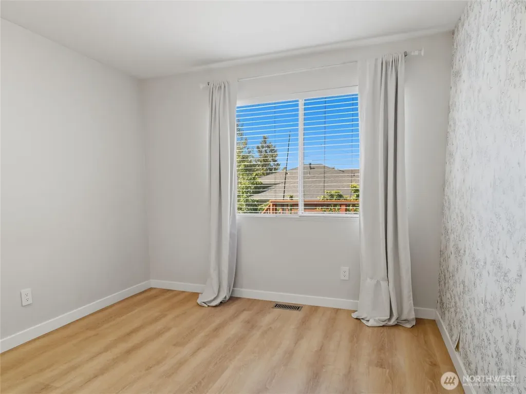 3803 Crystal Ridge Drive SE Puyallup WA 98372