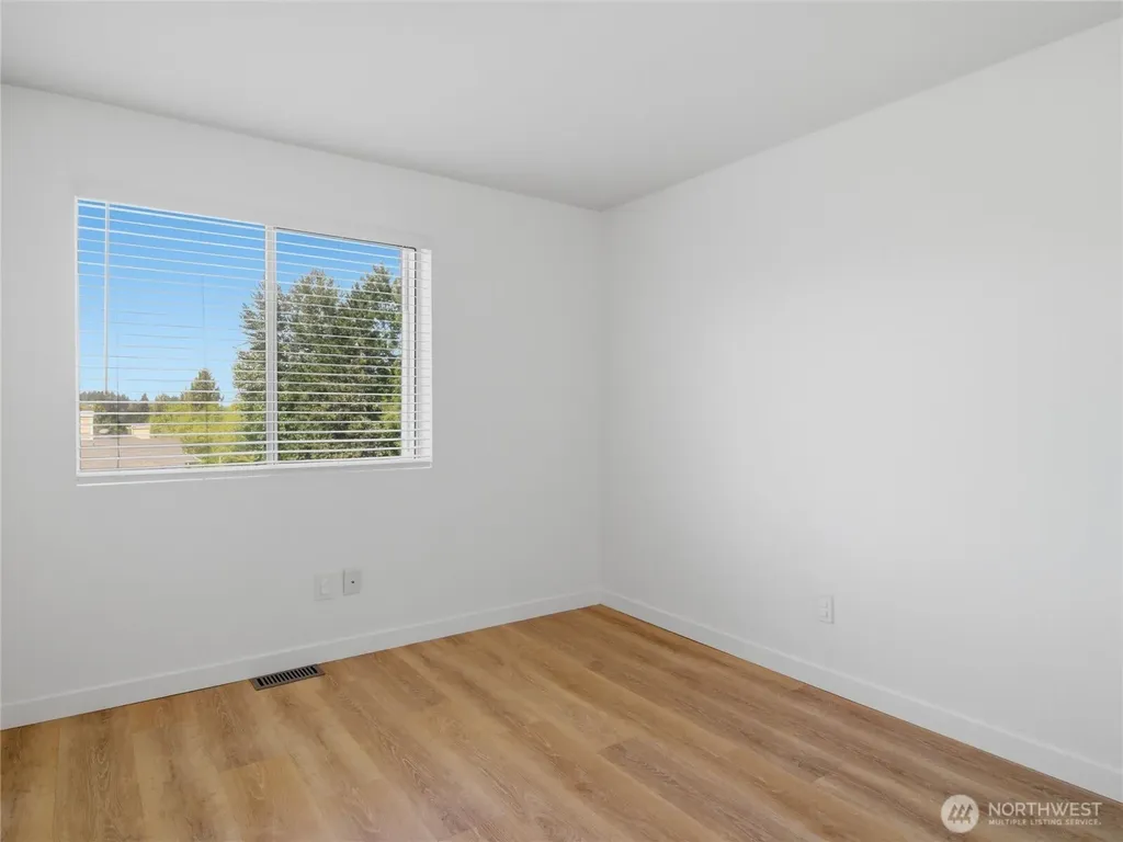 3803 Crystal Ridge Drive SE Puyallup WA 98372