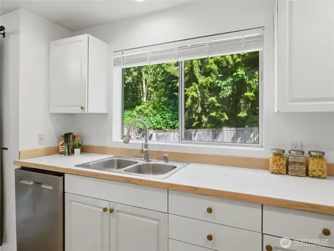 3803 Crystal Ridge Drive SE Puyallup WA 98372