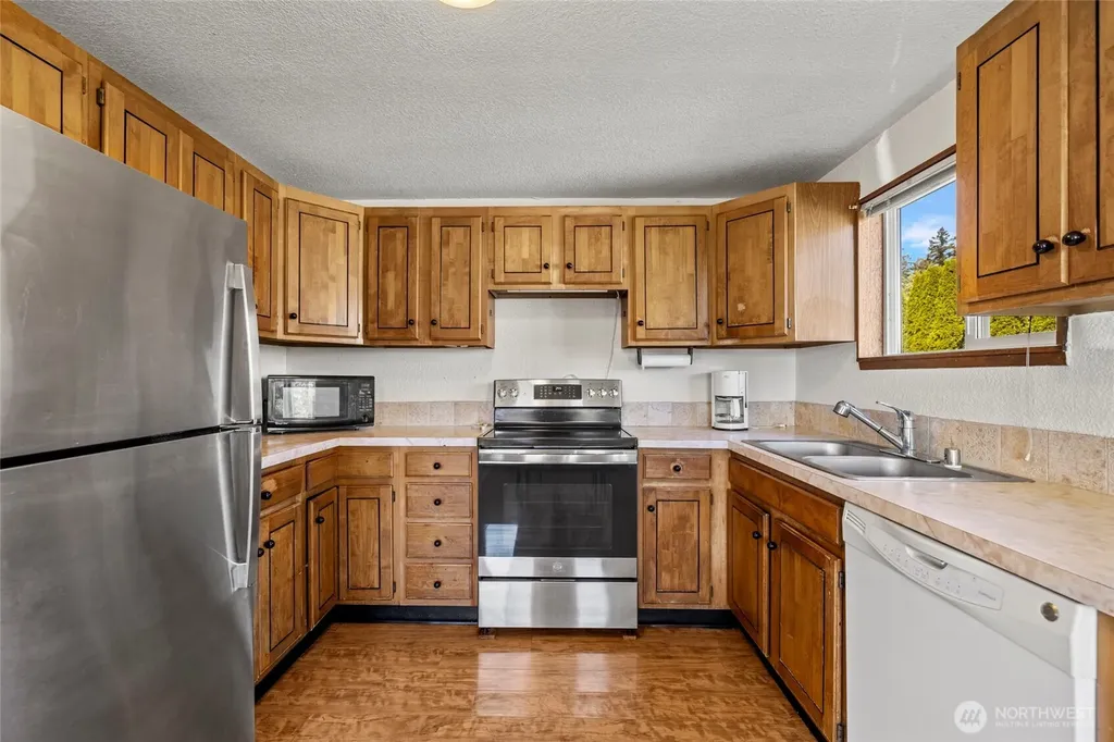 977 Moonraker Drive Freeland WA 98249